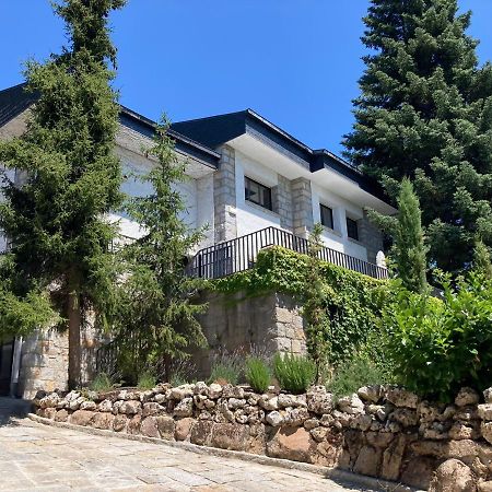 Los Cedros, Gran Chalet Con Piscina Y Apartamento En Navacerrada Extérieur photo