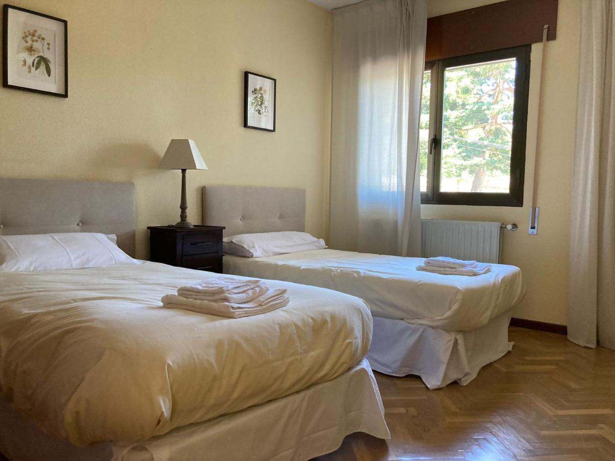 Los Cedros, Gran Chalet Con Piscina Y Apartamento En Navacerrada Extérieur photo