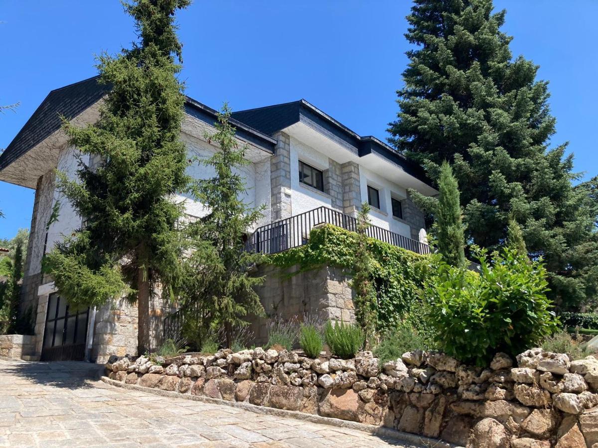 Los Cedros, Gran Chalet Con Piscina Y Apartamento En Navacerrada Extérieur photo