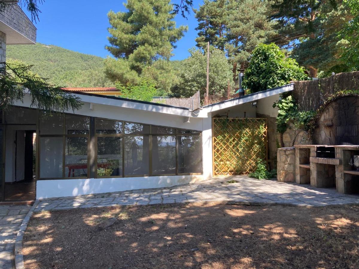 Los Cedros, Gran Chalet Con Piscina Y Apartamento En Navacerrada Extérieur photo