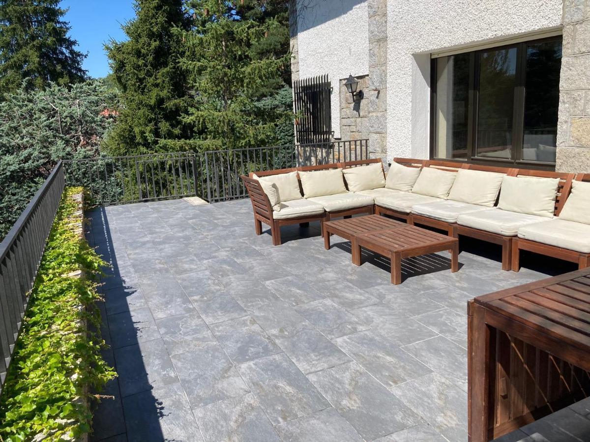 Los Cedros, Gran Chalet Con Piscina Y Apartamento En Navacerrada Extérieur photo